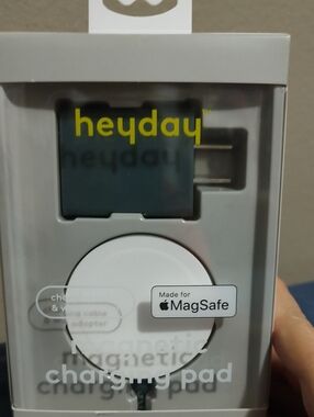 heyday White MagSafe Magnetic Charging Pad